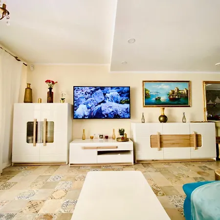 Апартаменти Luxury Townhouse Oasis Fanabe Адехе