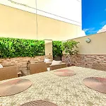 Апартаменти Luxury Townhouse Oasis Fanabe Адехе