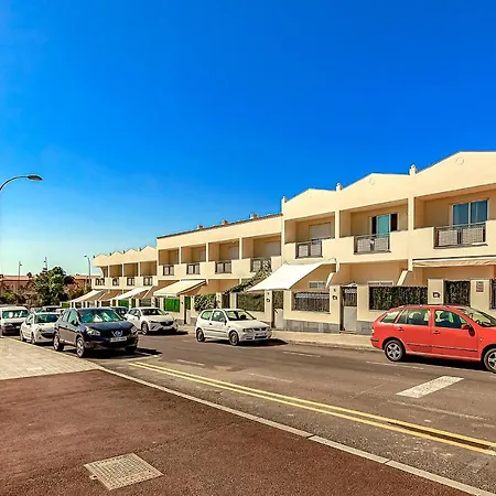 Luxury Townhouse Oasis Fanabe Apartman *