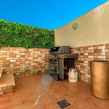Luxury Townhouse Oasis Fanabe Apartman