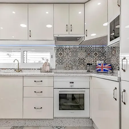 아파트 Luxury Townhouse Oasis Fanabe