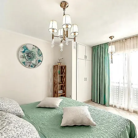 アパート Luxury Townhouse Oasis Fanabe アデヘ