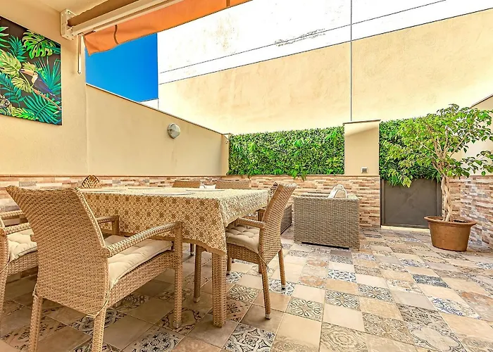 Luxury Townhouse Oasis Fanabe Apartment *