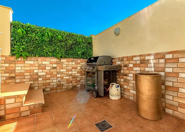 Luxury Townhouse Oasis Fanabe Apartment