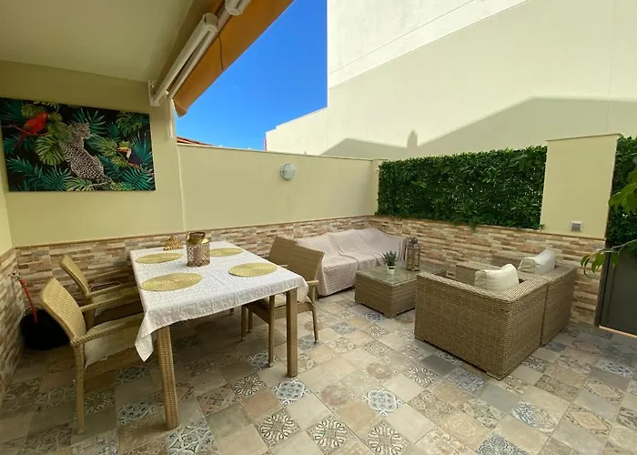 Апартаменты Luxury Townhouse Oasis Fanabe