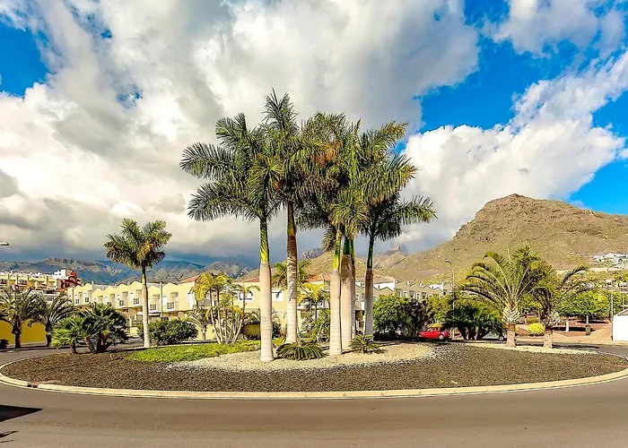 Апартаменты Luxury Townhouse Oasis Fanabe